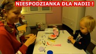 W co się bawi Nadia z Krzysiem ? Zabawki kreatywne.  Krzysiu wyciska pastę i straszy Nadię :)