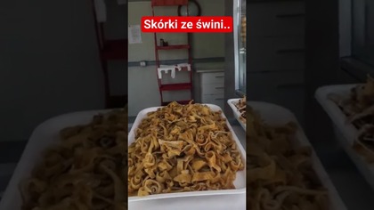 Skórki ze świni.  #travelvlog #autostop #podróże #mountains #vlog #traveling #romania #pork