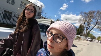RAZEM WRACAMY NA PIECHOTĘ ZE SZKOŁY.  Daily Vlog 23 kwietnia 2026 #fikimikiagatkiimoniki