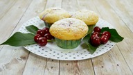 Muffinki z twarogiem i wiśniami - Jak zrobić - Smakowite Dania