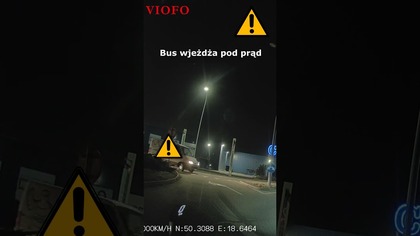 Bus wjeżdża pod prąd #shorts #rikordwidjo
