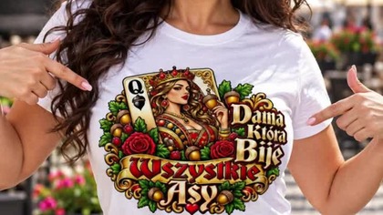 Dama, kt&oacute;ra bije wszystkie asy!  Koszulka na 30.  urodziny #shorts #karty #short