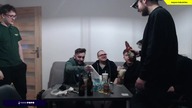 Holak piwo na mordzie