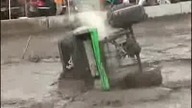 Monster truck w błocie