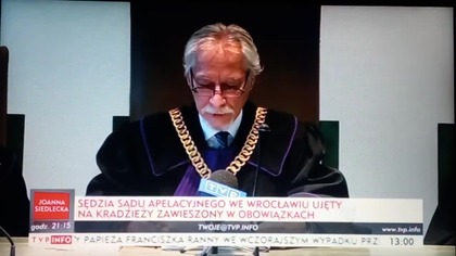 sedziowie kradna a my nie ??????? wole nie ;) i gang dziewczynek