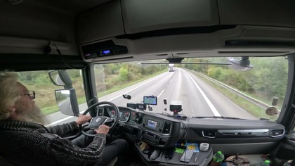 KOLEJNY DZIEN JAZDY CIEZAROWKA MARKI SCANIA