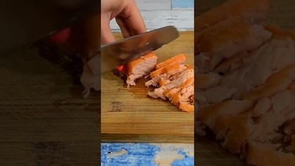 Sałatka warstwowa z wędzonym łososiem #shorts #smakowitedania #recipe #food #cooking