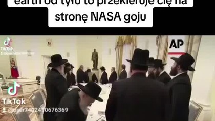 świat jest potwornie skorumpowany nawet sobie nie zdajesz sprawy że wszyscy to aktorzy