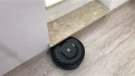 Odkurzacz iRobot Roomba e5 (e5158) - Test wjazdu pod łóżko