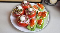 Talerz Wielkanocnych przystawek.  Smaczne i efektowne!