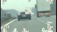 Jechał 200 Km/h w Porsche! Ściga go policja [Kamera Policyjna]