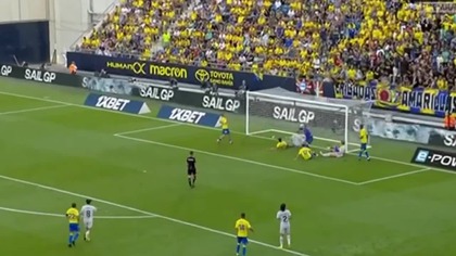 Robert Lewandowski gol vs Cadiz (2022)