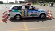 Jak w szybki sposób wyjechać z ciasnego miejsca na parkingu