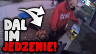 MOTOCYKLISTA ROZDAJE BEZDOMNYM JEDZENIE