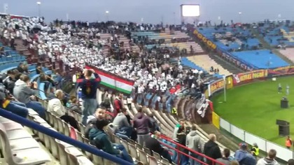 "Ona tańczy dla mnie" Pogoń - Legia na trybunach