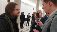 Sośnierz tłumaczy swoje zachowanie.  Likwidacja majątku Polak&oacute;w w toku.  Dziennikarze milczą.
