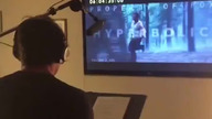 Hugh Jackman nagrywający dźwięki do filmu 