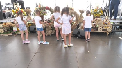 Grupa taneczna Afera na dożynkach w Bobowiskach gm.  Markuszów - 20. 08. 2023 r.