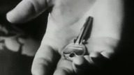 Meshes of the afternoon (1943) by Maya Deren [original soundtrack]