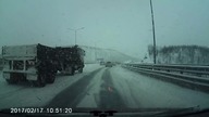 Ogromny pech mężczyzny na drodze +18