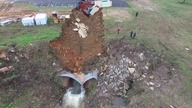 USA: 15 samochod&oacute;w wpadło do wielkiej dziury