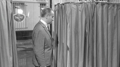 Faites. Sauter. La. Banque. 1964.pl. 720p. WEB-DL. XviD. AC3-DReaM