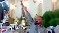 Idiota muzułmański postrzelony przez własne dziecko. 