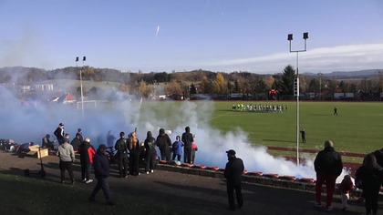 Kibice KKS Olimpii Kamienna Góra (08. 11. 25 r. )