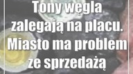 Tony węgla zalegają na placu.  Miasto ma problem ze sprzedażą