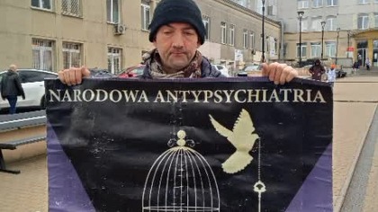 Protest antypsychiatryczny przed szpitalem bielańskim.