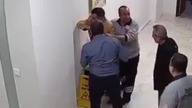 Dyrektor szpitala pobił pracownika do nieprzytomności W szpitalu państwowym w Sivrihisar w Eskişehir