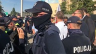 Trwa protest rolników pod siedzibą PiS! Konfederacja na miejscu