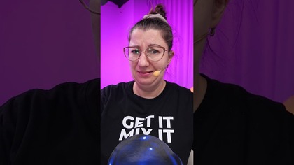 CZY POWINNA POWIEDZIEĆ SWOJEJ STYLISTCE, ŻE MA HIV?