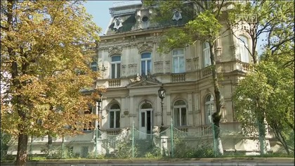 Dziewięcioodcinkowy program, kt&oacute;ry odkrywa przed widzami fascynujące losy wybitnych Polak&oacute;w związanych z Lwowem. Program prowadzi widz&oacute;w przez uliczki i zabytki Lwowa, przypominając o ludziach, kt&oacute;rzy swoją pracą i pasją zapisali się na kartach historii, pozostawiając po sobie trwałe dziedzictwo. 