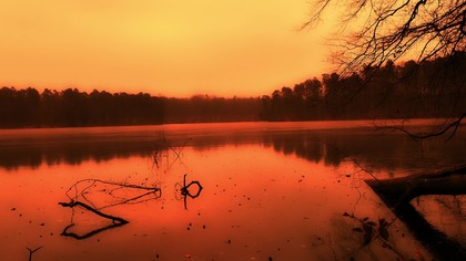 Zamarznięte Jezioro &bull; Wiatr i Trzaski Lodu | Spokojne Dźwięki Natury