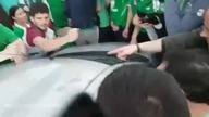 Kibice z Irlandii płacą za wgniecenie drzwi francuskiemu kierowcy