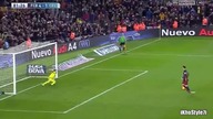 Nietypowy rzut karny podczas meczu Barcelony