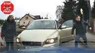 Wyszedł i uderzył pięścią w drzwi - inny zawrócił, żeby zwyzywać od de***i...  STOP PIRAT
