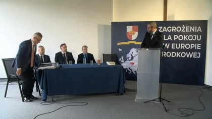 Grzegorz Braun OSTRZEGA: Losy Polski i Świata właśnie się rozstrzygają - Jesteśmy ROZGRYWANI