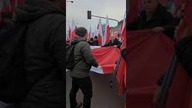 Marsz Niepodległości.  100-metrowa flaga