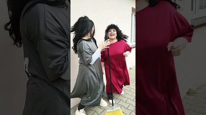 Dwie divy, jedna miotła i...  Daddy Cool!  #shorts #dc #comedy #humor #dzieńojca #funny #żarty