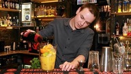 Karnawałowe drinki: Jak przygotować Sangrię Royale