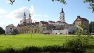 Widok z wieży Klasztoru Pokamedulskiego w Wigrach, 07. 08. 2022.