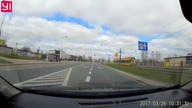 Idiota z taksówki prawie zabija człowieka