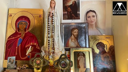 RÓŻANIEC CUDÓW z KRÓLOWĄ POKOJU