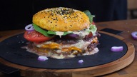 Smash burgery z domową bułką w klasycznej odsłonie / Oddaszfartucha