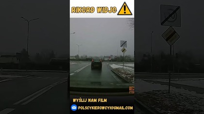 Niezdecydowany kierowca Corsy #shorts #polska #opel #motoryzacja #polskiedrogi #polscykierowcy