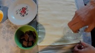 Świetny przepis na smaczne ciastka ciasteczka z ciasta Francuskiego z czekoladą .  Łatwe smaczne .