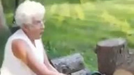 Babcia kontra drzewo