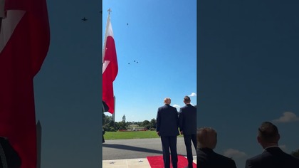 TRUMP ODDAJE HOŁD ZMARŁEMU PILOTOWI!